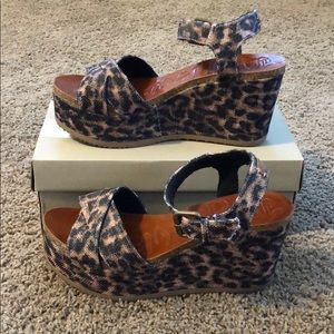 Cheetah print platform wedges size 8